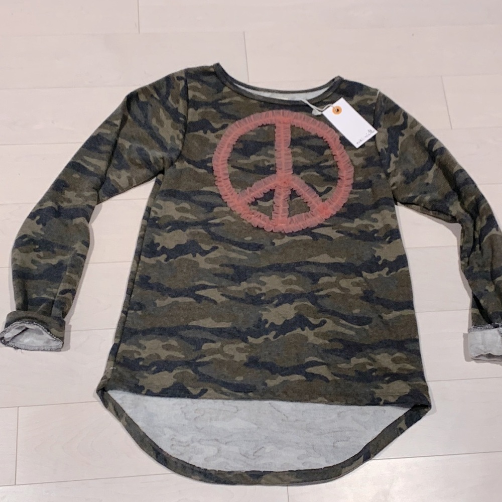 NWT ‘boutique’ Girls Miki Miette Camo Peace Sign Pullover / size 16